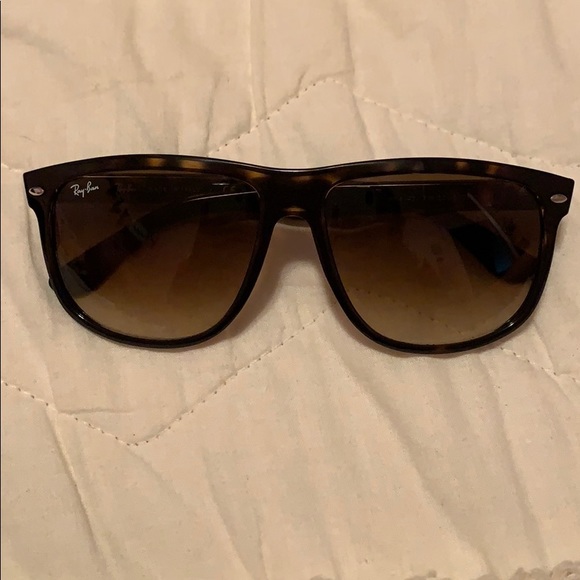 Ray Ban RB4147 Sunglasses - Picture 1 of 7